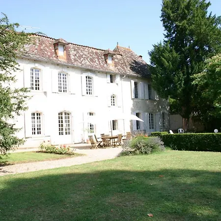 Bed & Breakfast Chateau La Gentilhommiere Du Puits Notre-dame 30 Rue De L'eglise 24110 Leon Sur L'isle Saint-Leon-sur-l'Isle