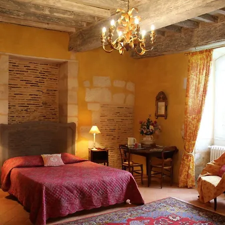 Chateau La Gentilhommiere Du Puits Notre-dame 30 Rue De L'eglise 24110 Leon Sur L'isle Bed & Breakfast Saint-Leon-sur-l'Isle