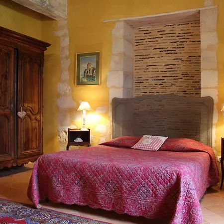 Chateau La Gentilhommiere Du Puits Notre-dame 30 Rue De L'eglise 24110 Leon Sur L'isle Bed & Breakfast Saint-Leon-sur-l'Isle