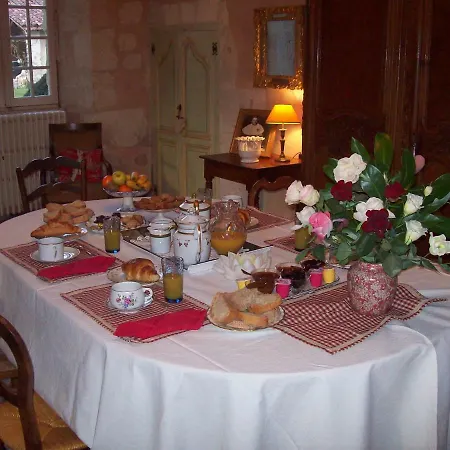 Chateau La Gentilhommiere Du Puits Notre-dame 30 Rue De L'eglise 24110 Leon Sur L'isle Bed & Breakfast 3*